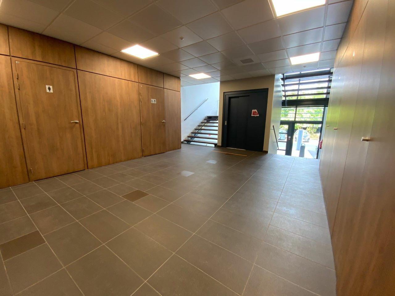 Bureau Saint-Priest 702m² Location bureau Saint-Priest Rhône OLBUR2200978 4